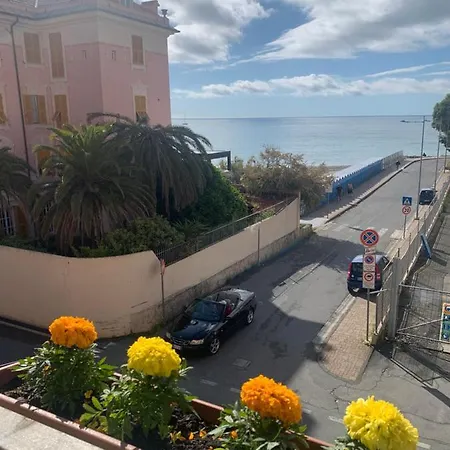 Aurora 3* Varazze