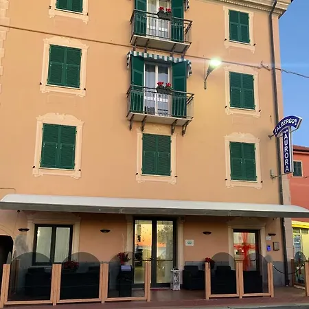 Aurora Hotel