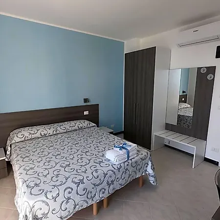 Hotel Aurora Varraze