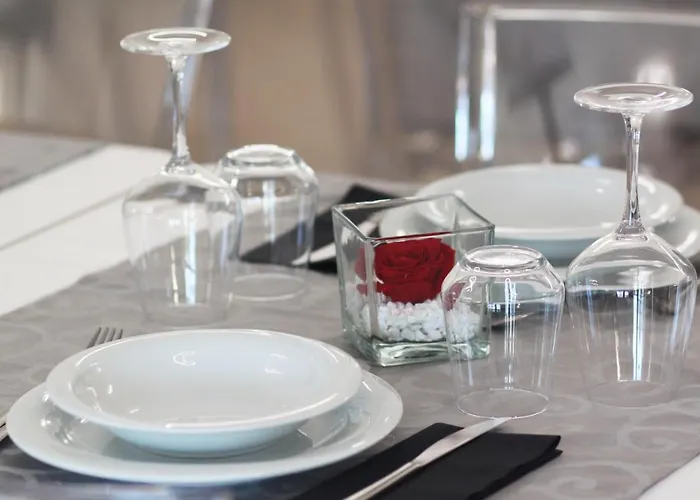 Aurora Отель Варацце